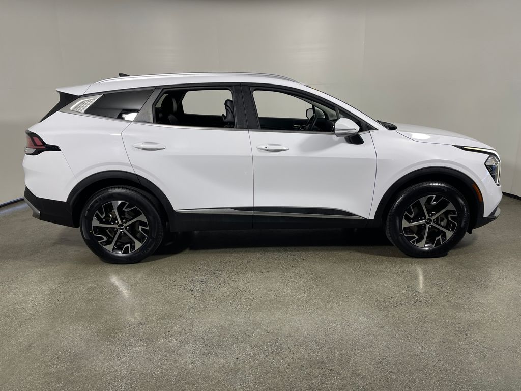 2023 Kia Sportage EX photo 2