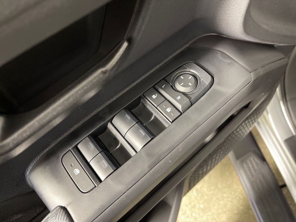 2026 Toyota Tacoma SR5 - Photo 16