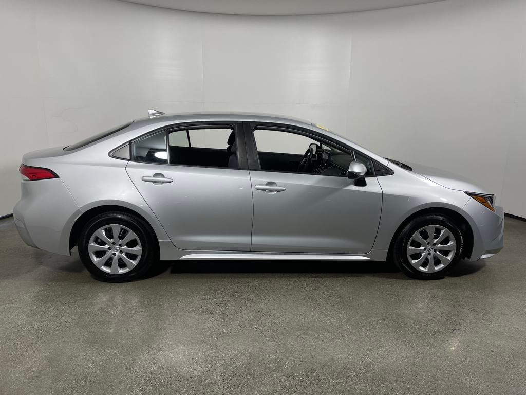 Used 2022 Toyota Corolla LE with VIN 5YFEPMAE5NP367864 for sale in Northfield, Minnesota