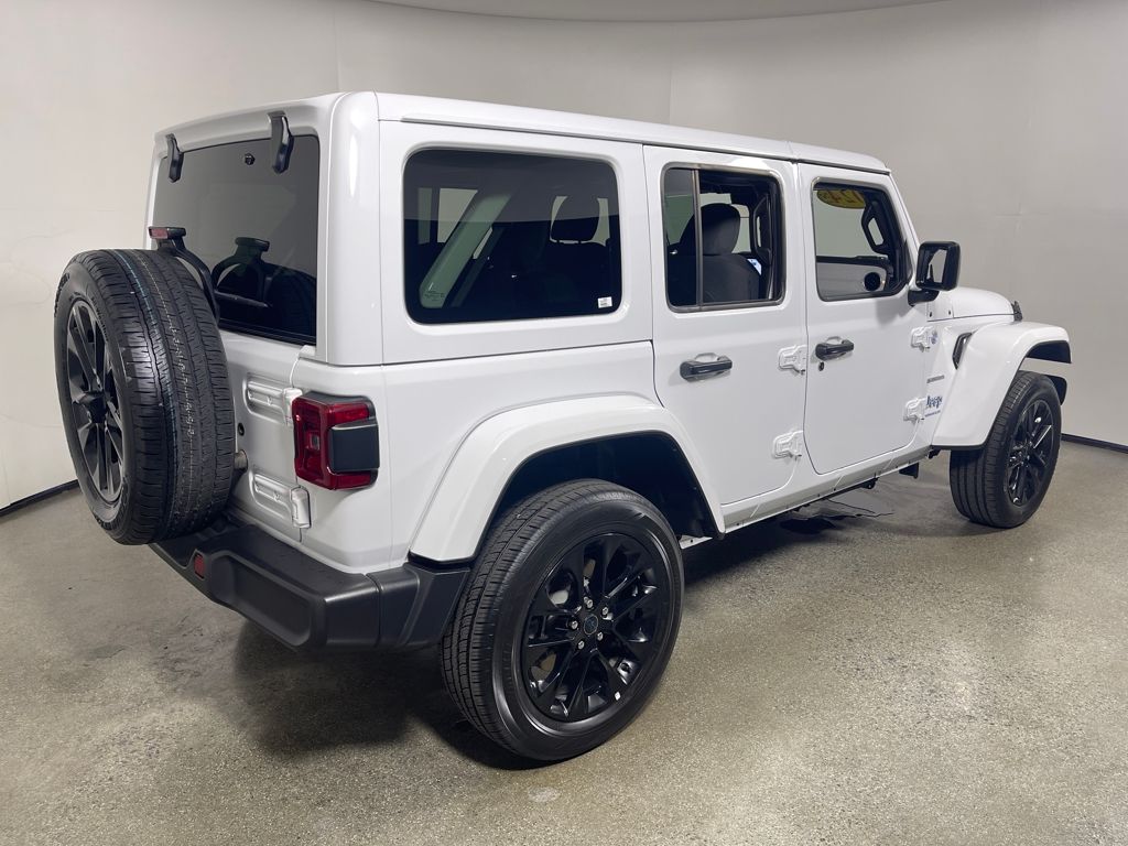 2024 Jeep Wrangler 4xe Sahara photo 3