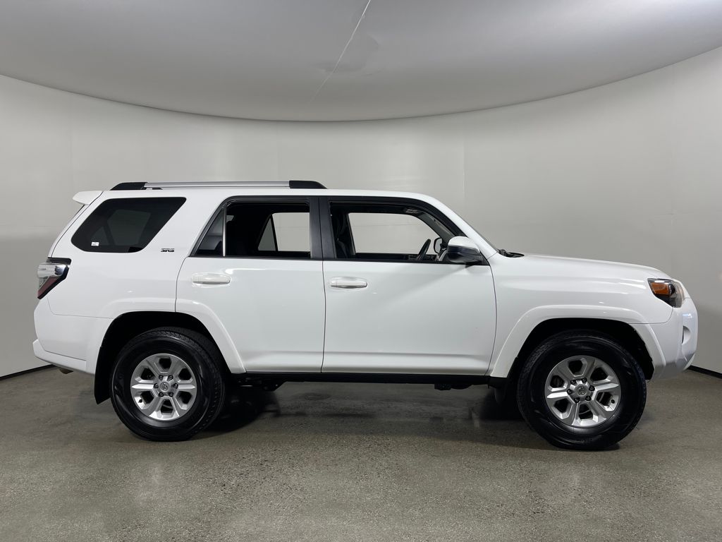 2023 Toyota 4Runner SR5 photo 2