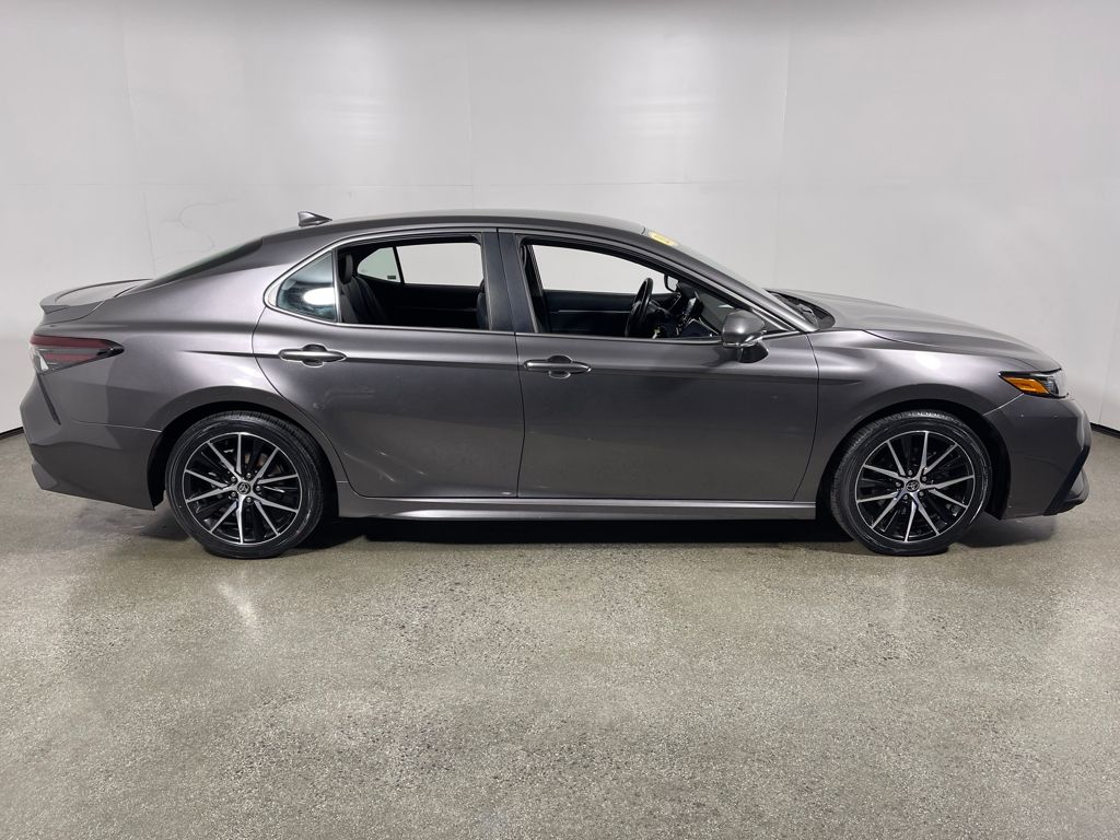 2023 Toyota Camry SE photo 2