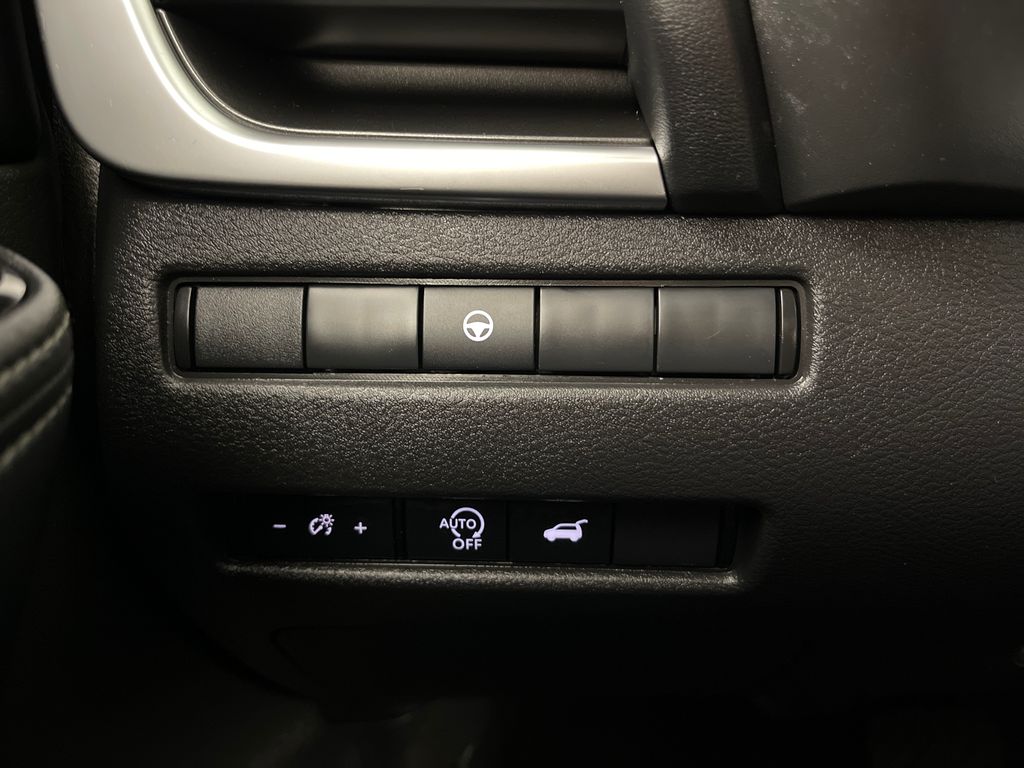 2025 Nissan Rogue SV - Photo 28