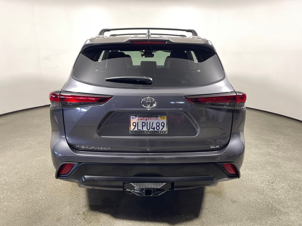 2024 Toyota Highlander photo 3