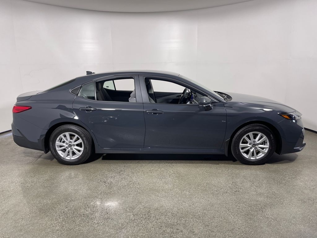 2026 Toyota Camry LE photo 2