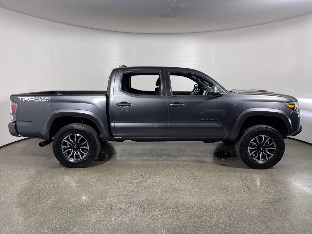 2023 Toyota Tacoma TRD Sport V6 photo 2