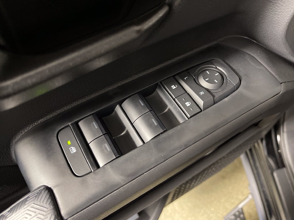 2026 Toyota Tacoma SR5 - Photo 16