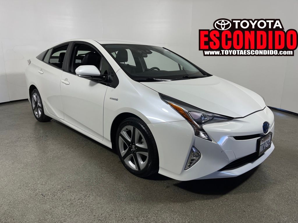 2016 Toyota Prius Four's photo