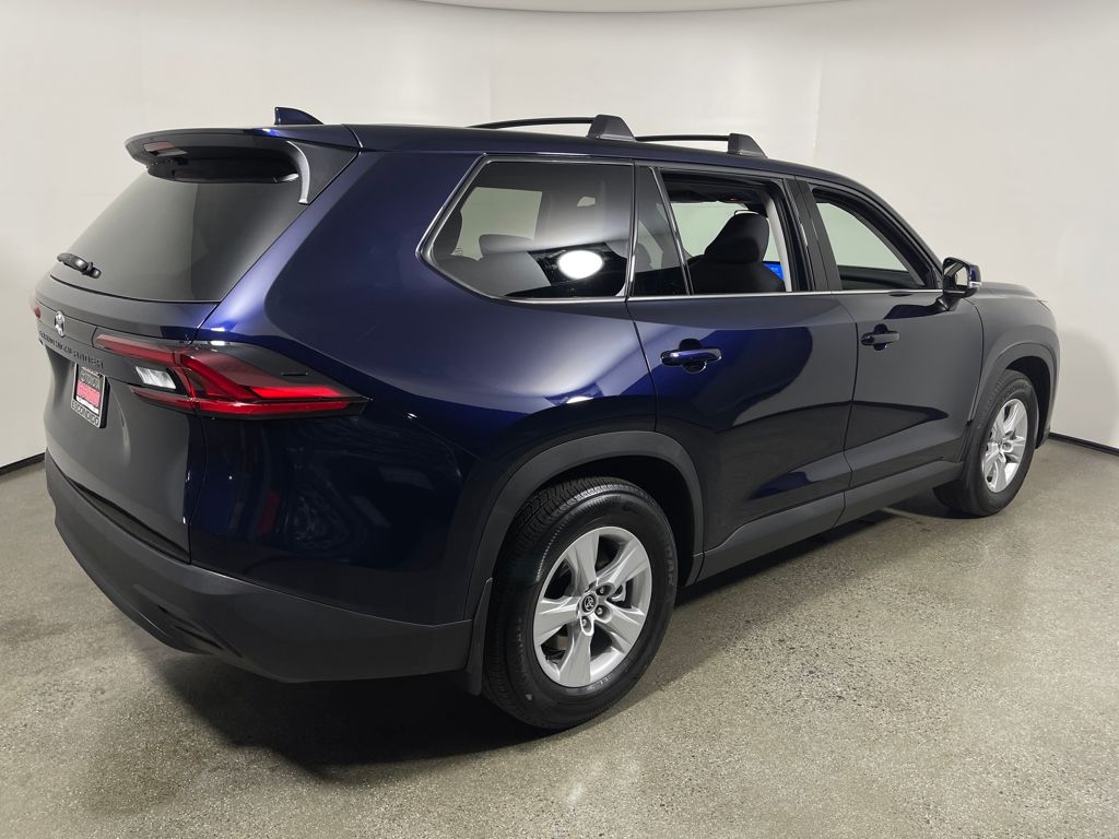 2026 Toyota Grand Highlander LE photo 3