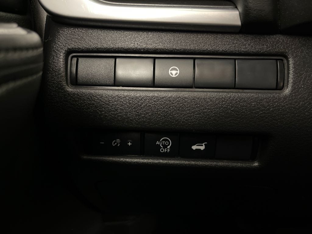 2025 Nissan Rogue SV - Photo 28