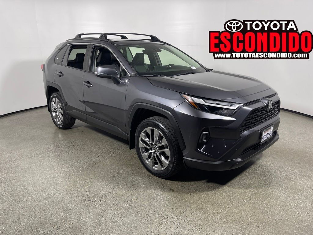 2023 Toyota RAV4 XLE Premium's photo