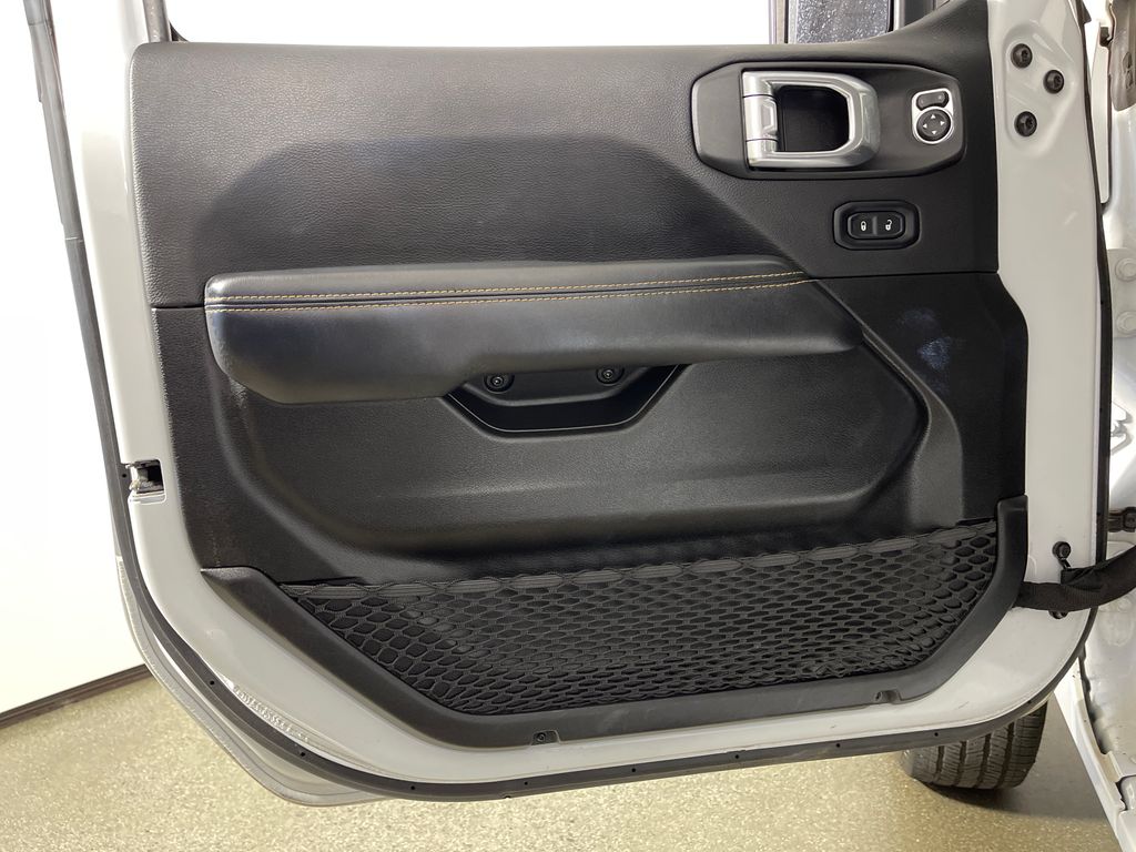 2025 Jeep Wrangler 4-Door Sahara - Photo 17