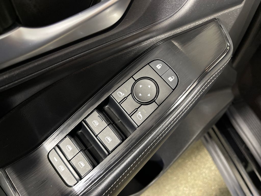 2025 Nissan Rogue SV - Photo 16
