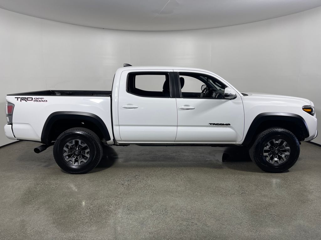 2023 Toyota Tacoma SR5 photo 2
