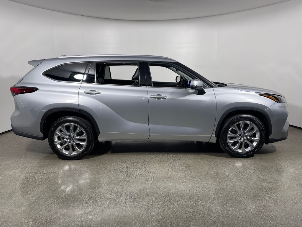 Used 2023 Toyota Highlander L SUV