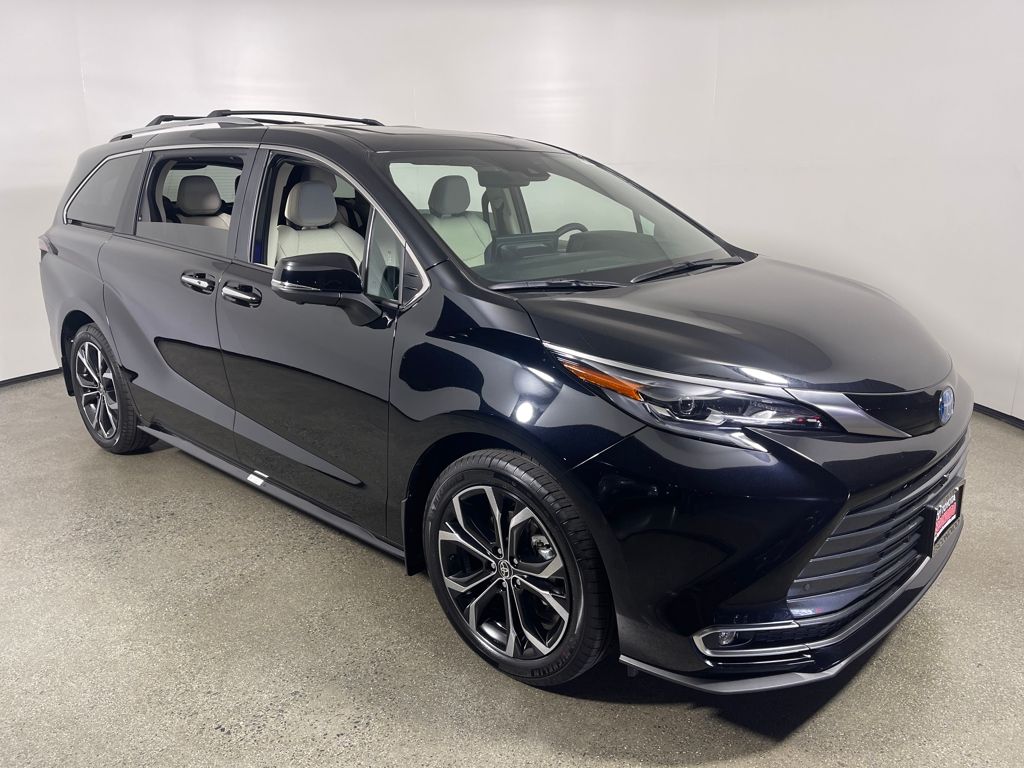 2025 Toyota Sienna 7 PASSENGER 