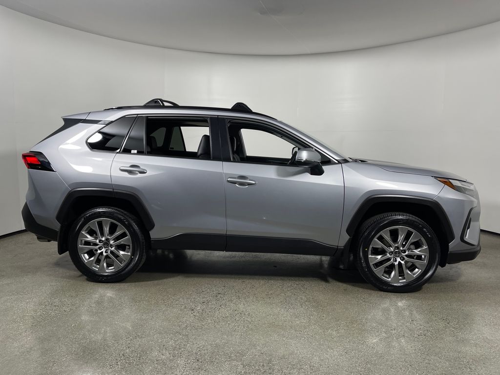 2024 Toyota RAV4 XLE Premium photo 2