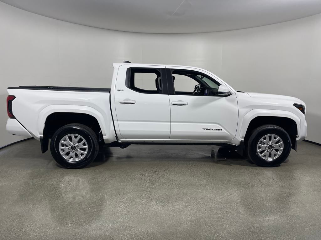 2025 Toyota Tacoma SR5 photo 2