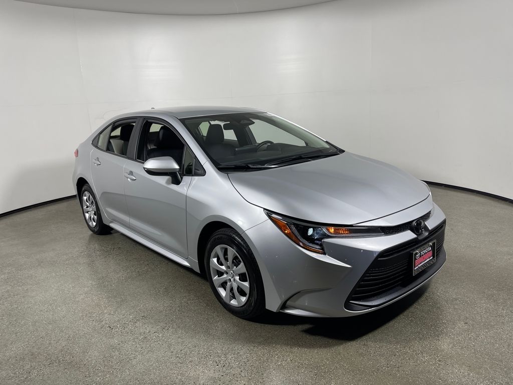 2026 Toyota Corolla LE's photo