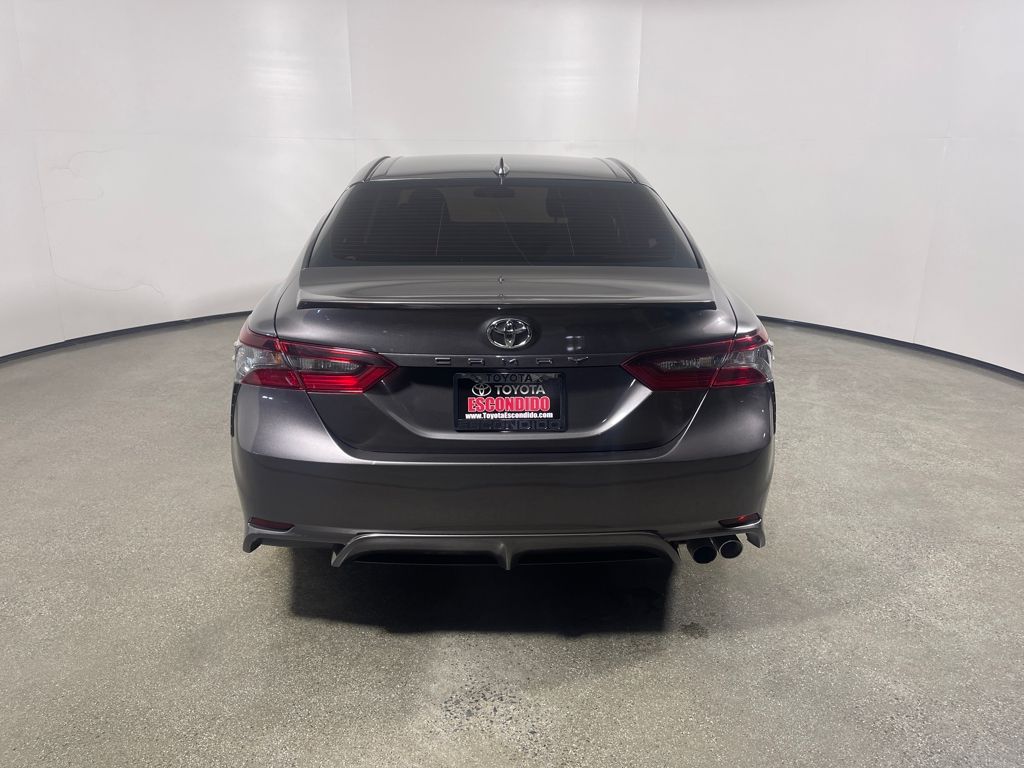 2022 Toyota Camry SE photo 4
