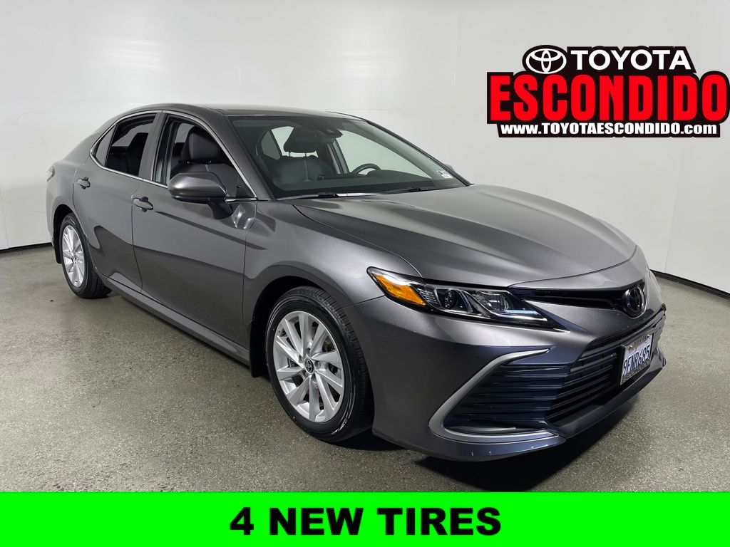 2023 Toyota Camry LE's photo