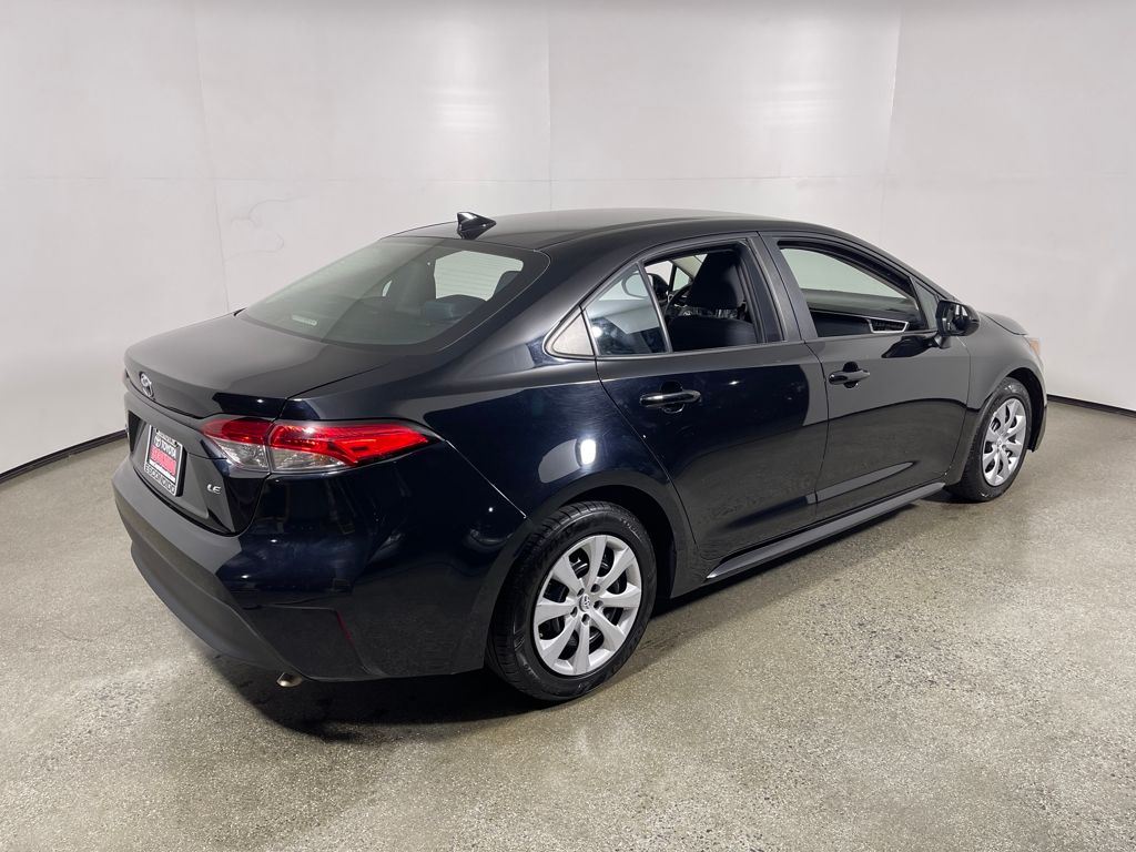 2023 Toyota Corolla LE photo 2