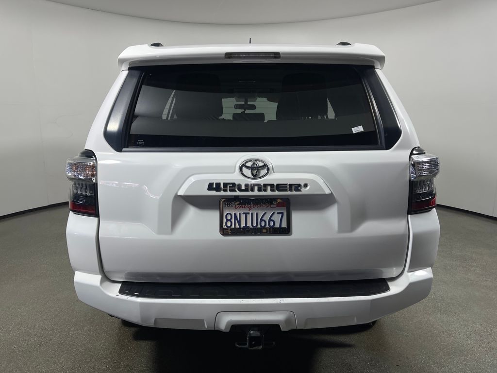 2019 Toyota 4Runner SR5 photo 4