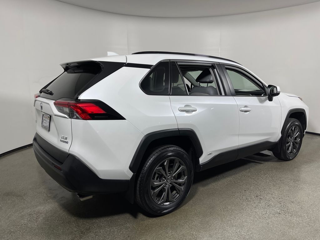 2024 Toyota RAV4 Hybrid XLE Premium photo 2