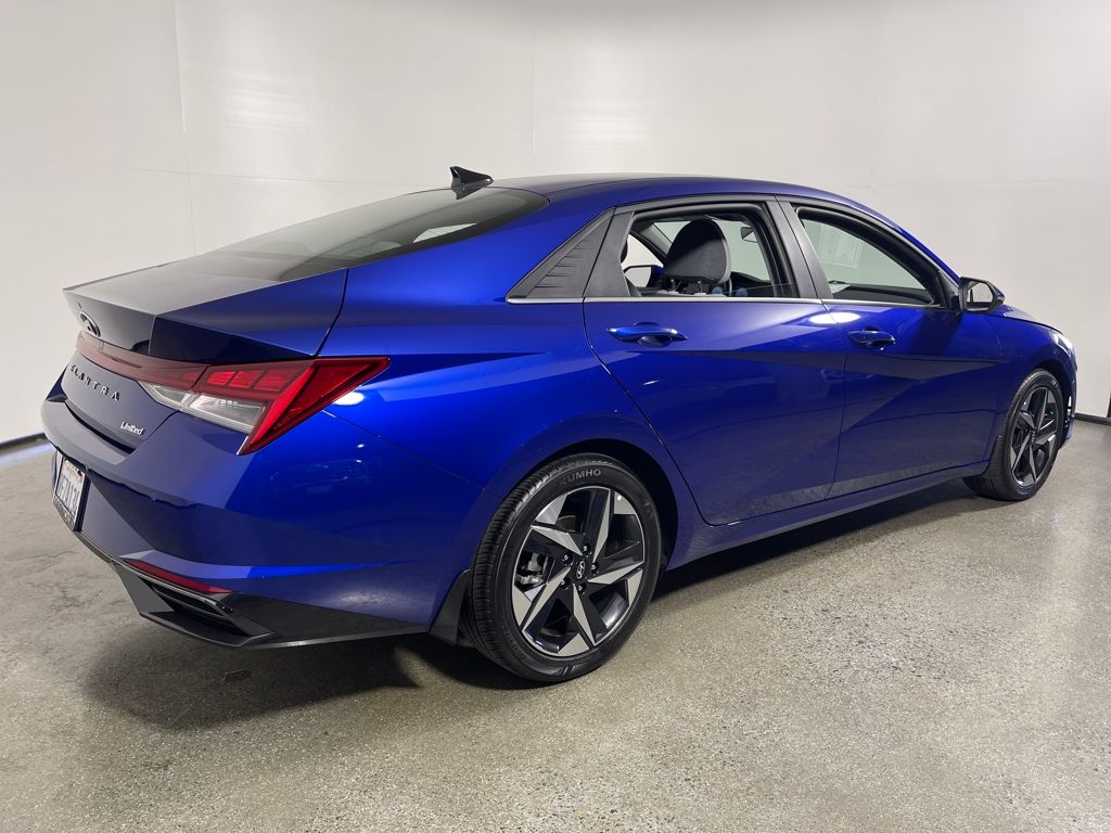 2023 Hyundai Elantra Limited photo 2