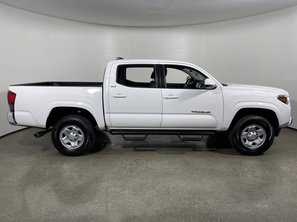 2020 Toyota Tacoma SR5 photo 2