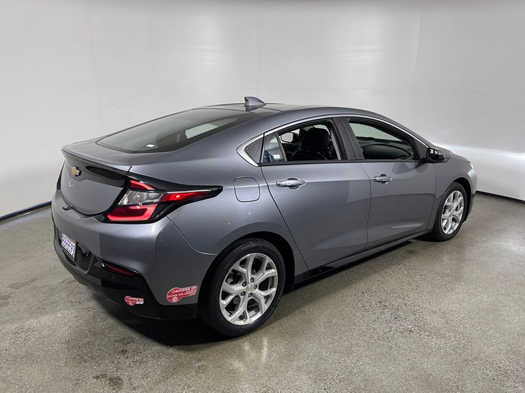 2018 Chevrolet Volt Premier photo 3