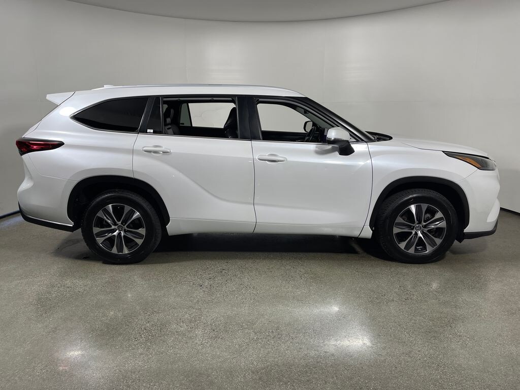 Used 2023 Toyota Highlander XLE SUV