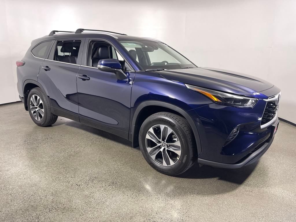 2025 Toyota Highlander XLE FWD 