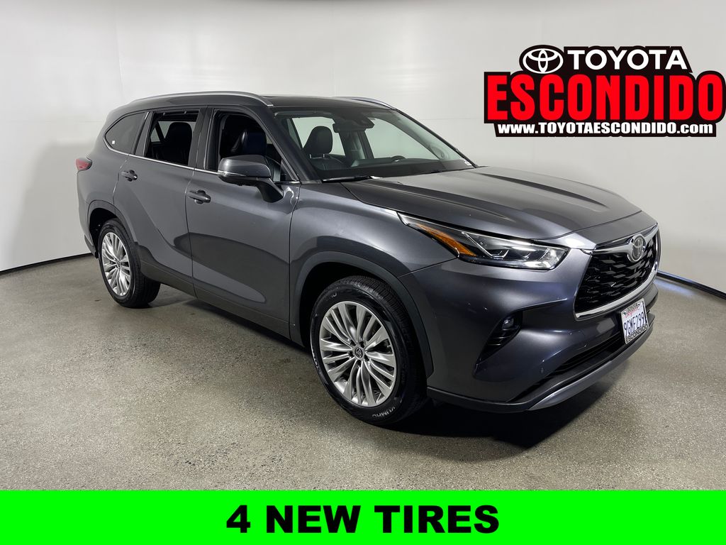2023 Toyota Highlander Platinum FWD's photo