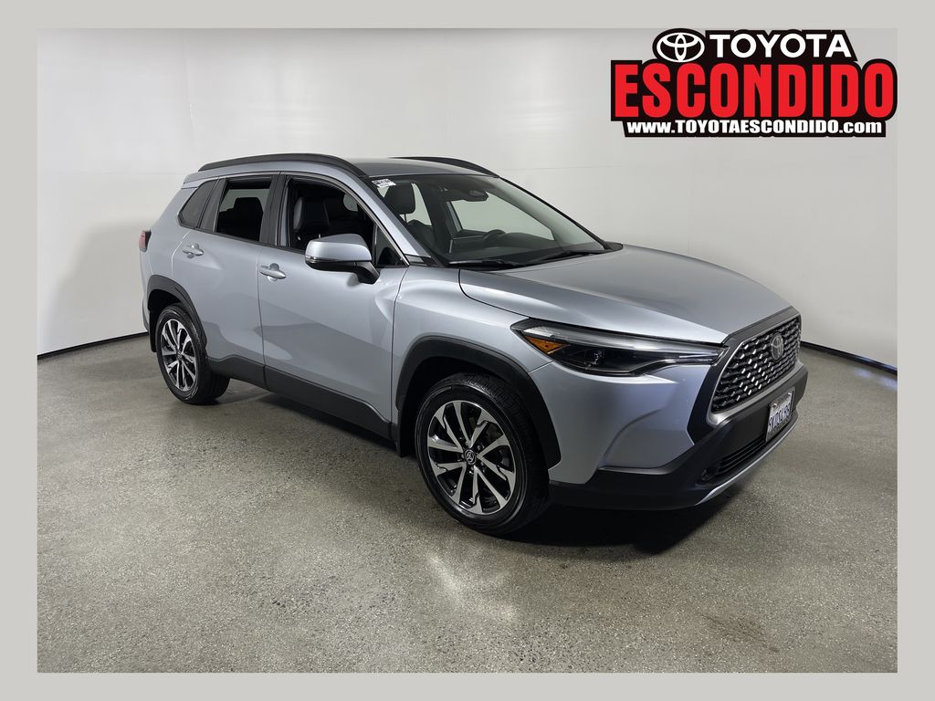 2023 Toyota Corolla Cross XLE AWD's photo