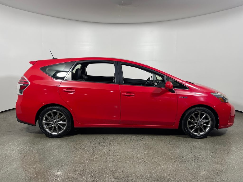 2015 Toyota Prius V photo 2