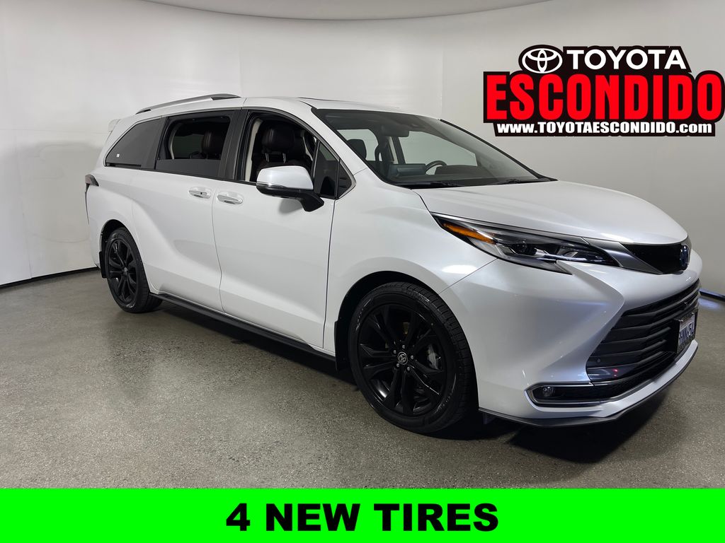 2023 Toyota Sienna Van Passenger Van 