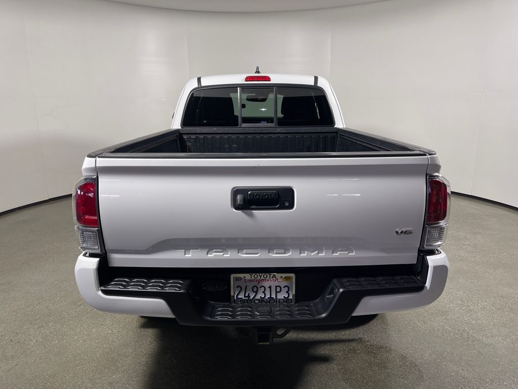 2022 Toyota Tacoma V6 photo 4