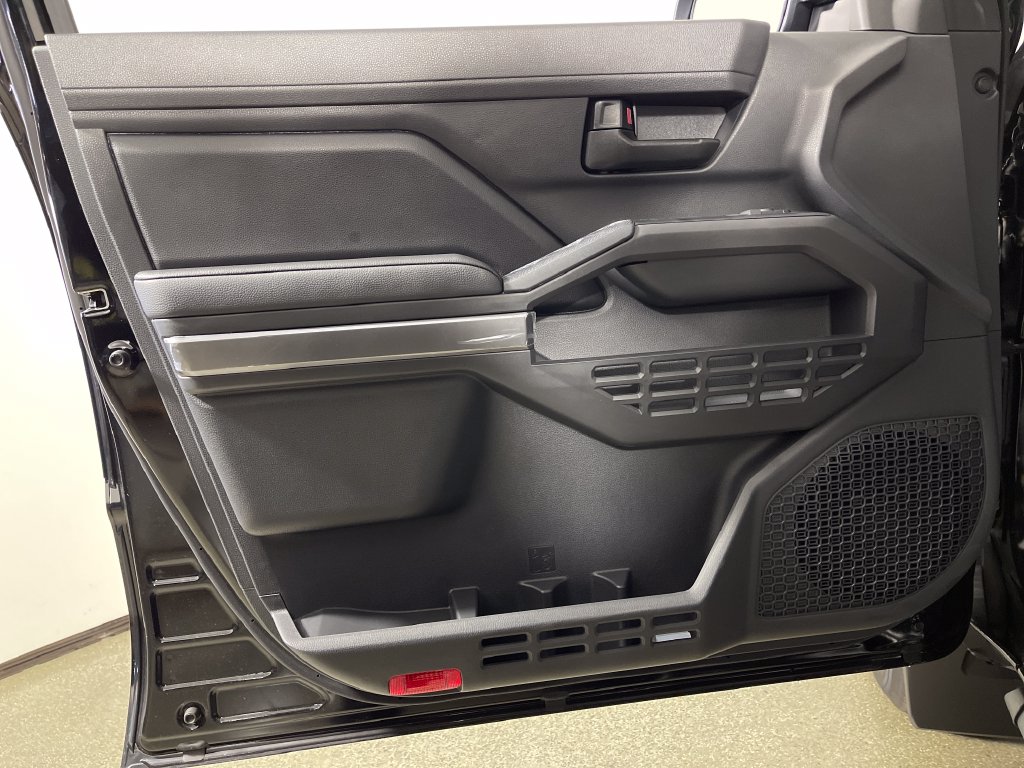 2026 Toyota Tacoma SR5 - Photo 17