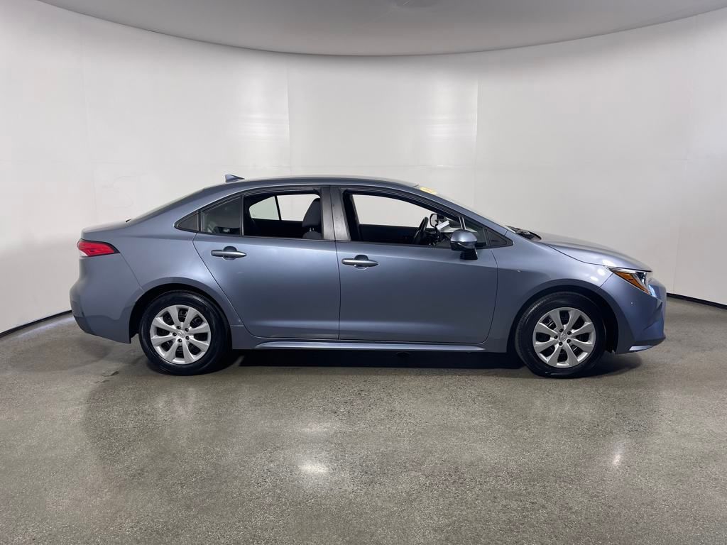 Used 2022 Toyota Corolla LE with VIN 5YFEPMAE5NP297749 for sale in Kansas City