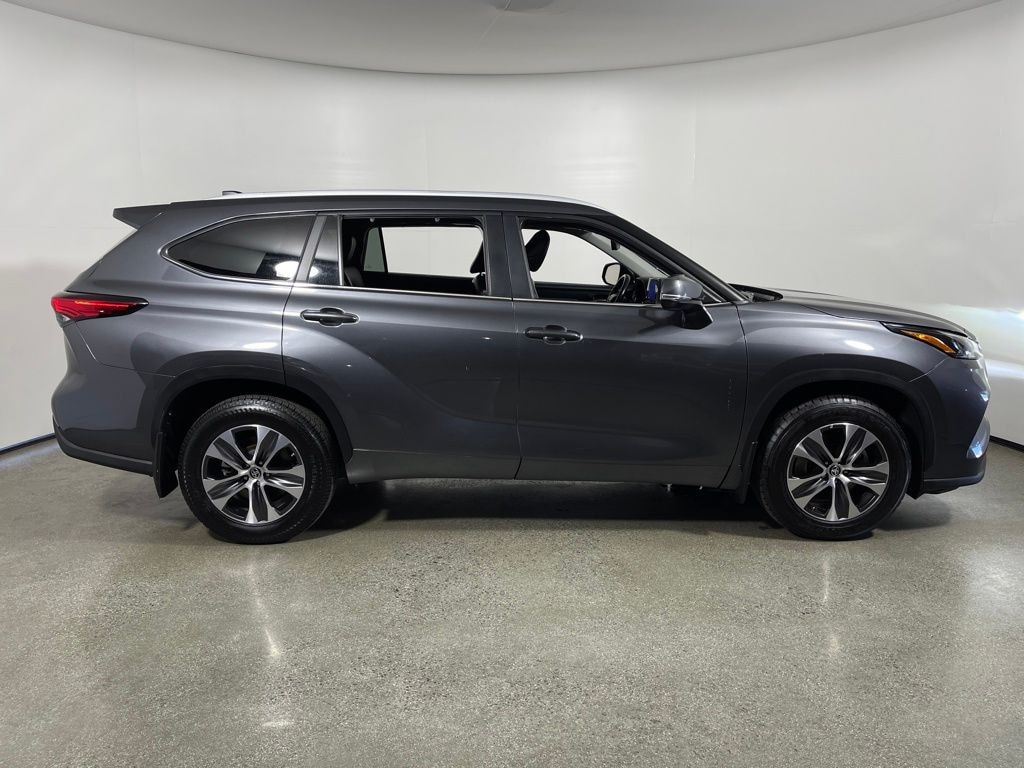 Used 2023 Toyota Highlander XLE SUV