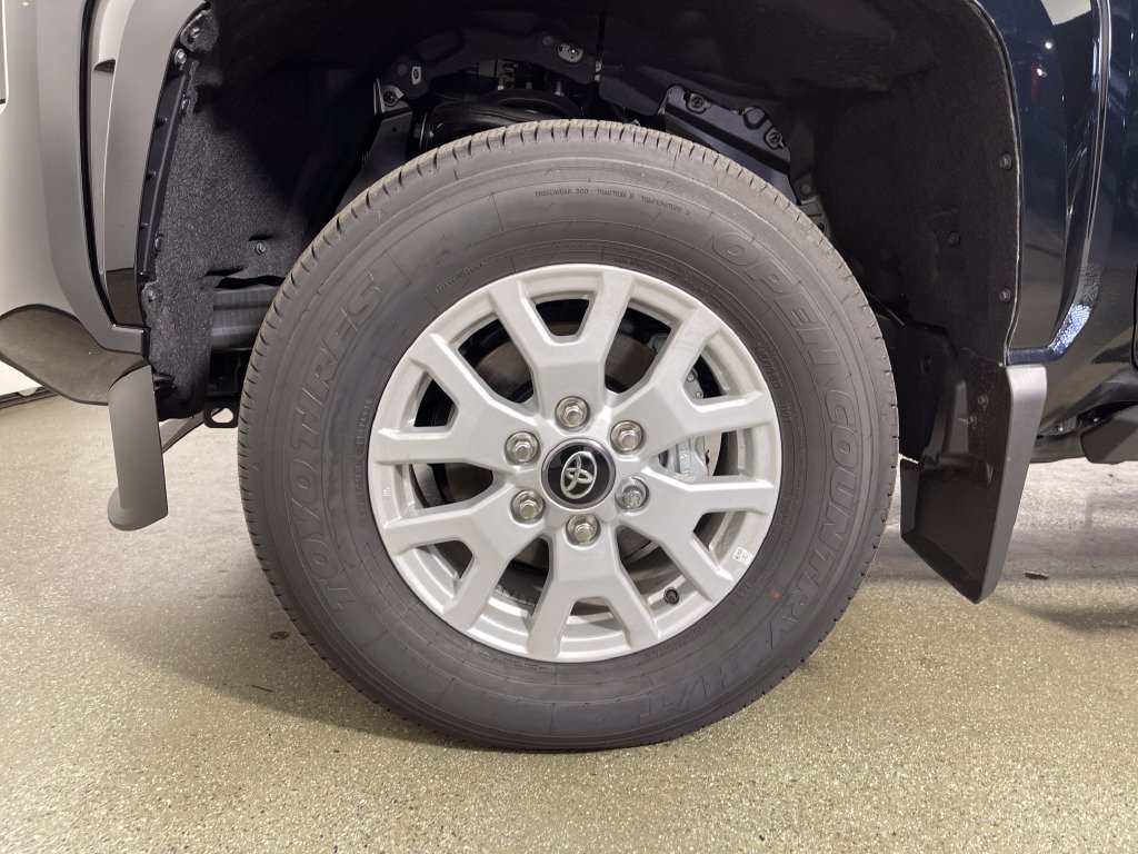 2026 Toyota Tacoma SR5 - Photo 11