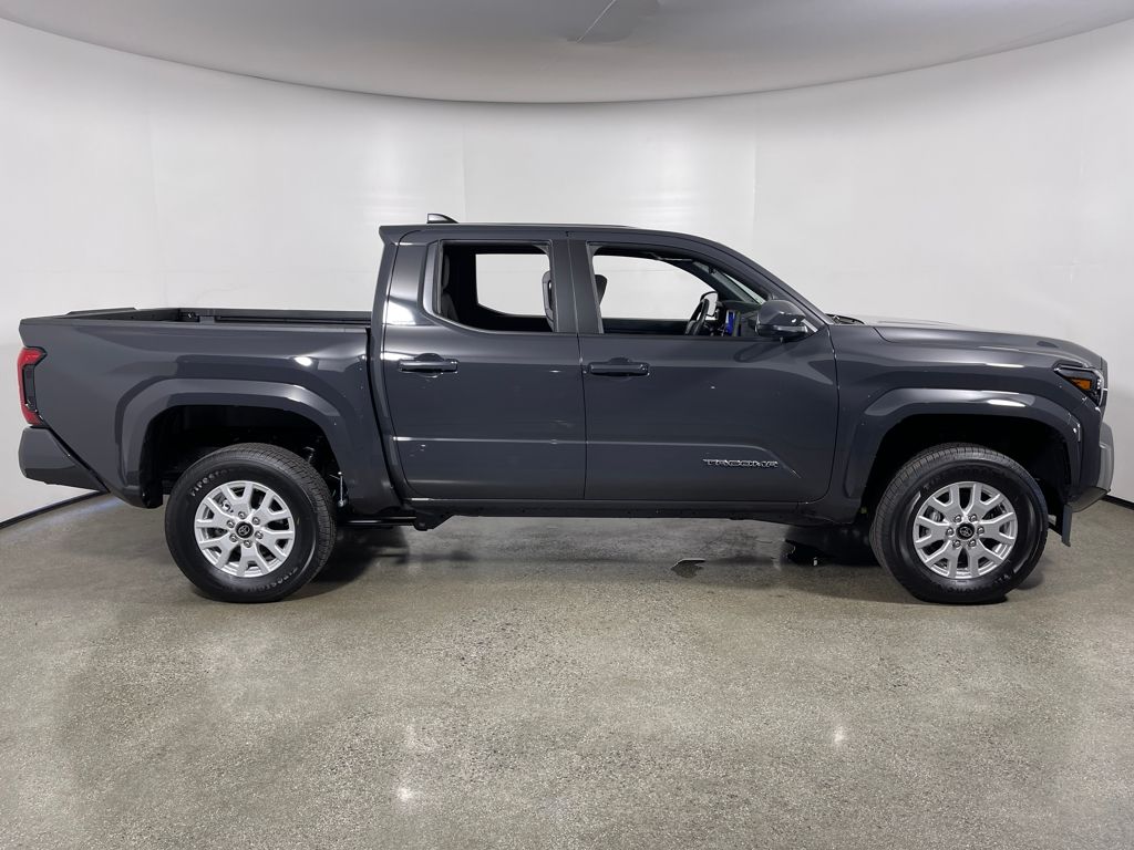 2026 Toyota Tacoma SR5 4x4 Double Cab photo 2