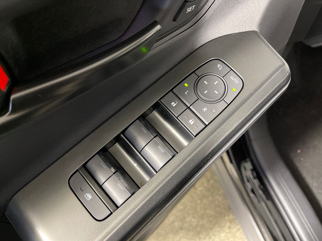 2026 Toyota bZ Woodland Woodland Premium - Photo 15