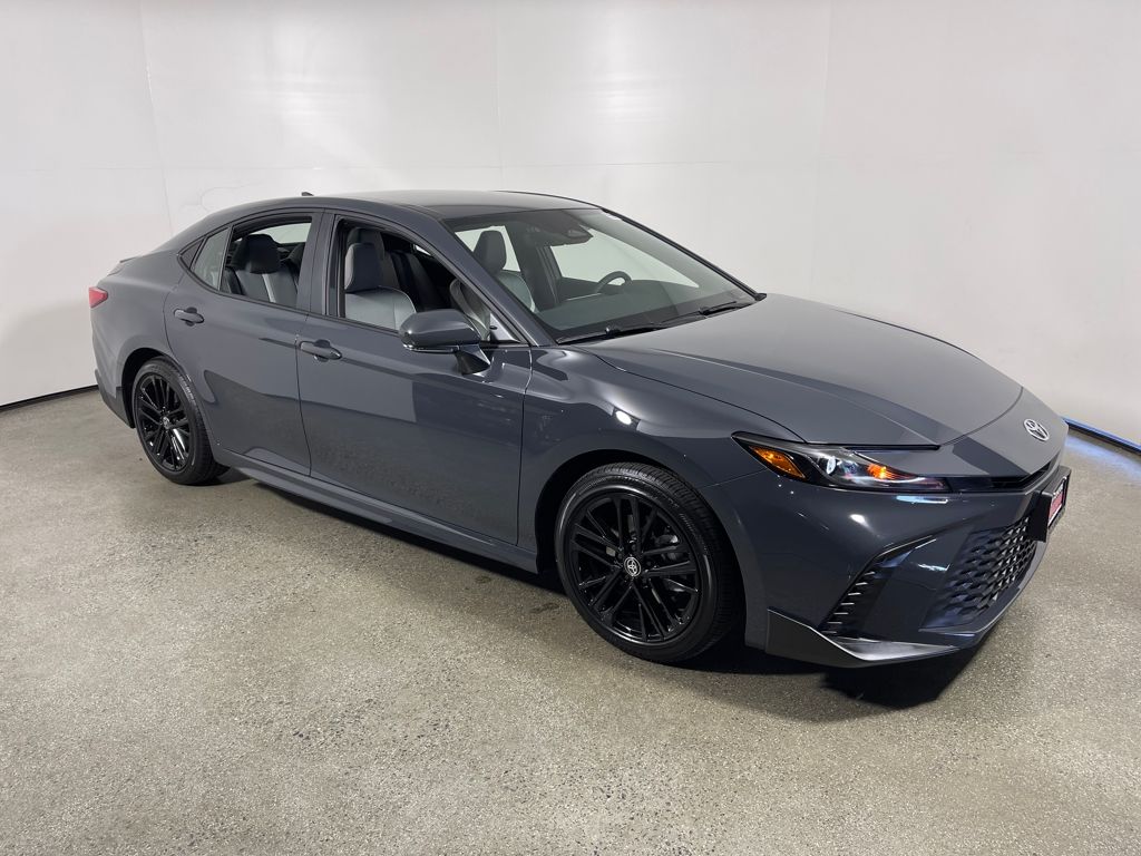 2026 Toyota Camry SE's photo