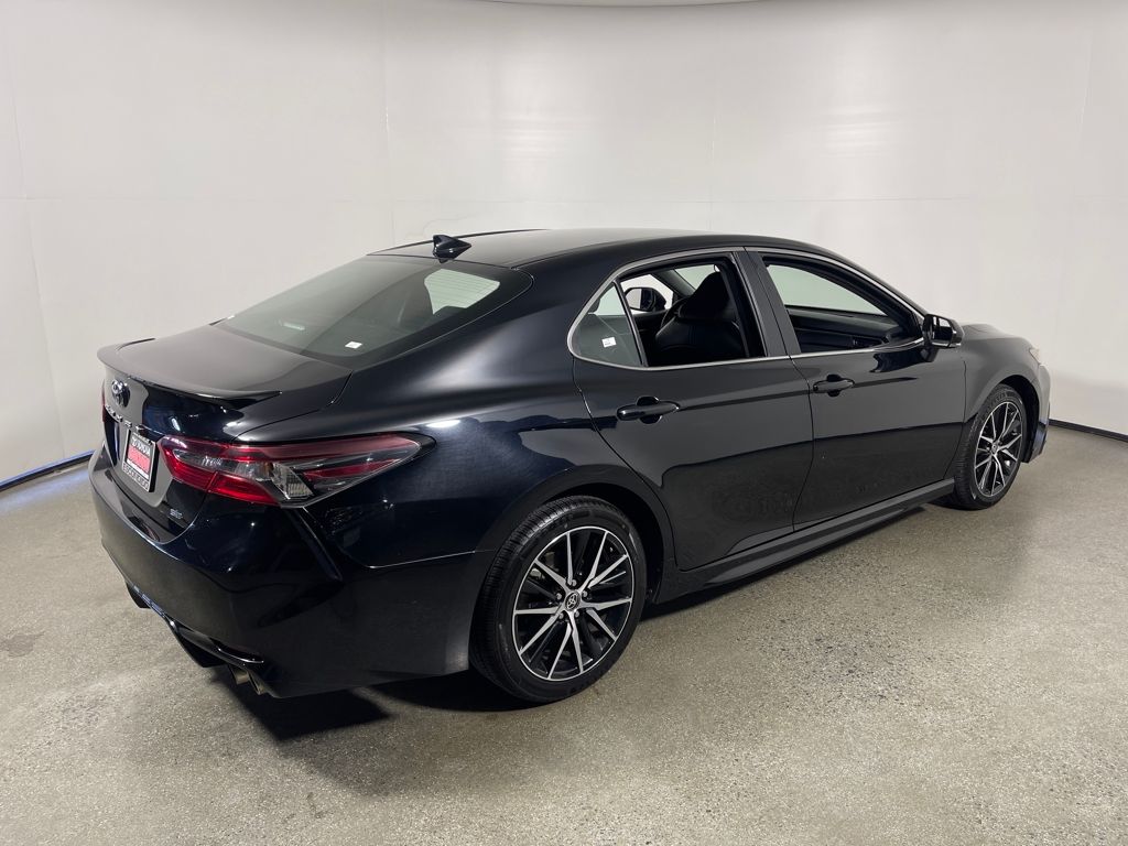 2023 Toyota Camry SE photo 2