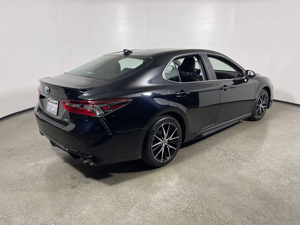 Used 2022 Toyota Camry SE Sedan