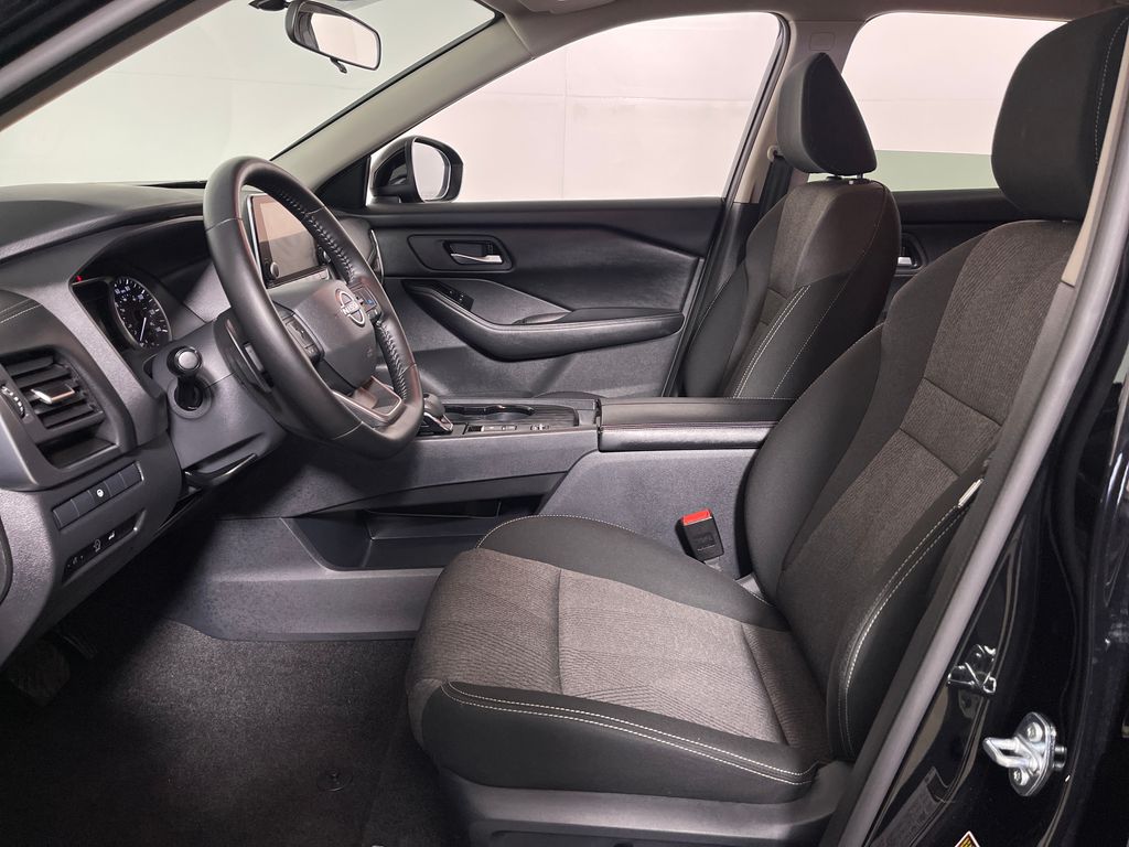 2025 Nissan Rogue SV - Photo 12