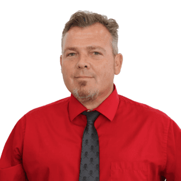 Staff member Treavor Smith from ID_524c0aec962d
