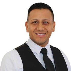 Staff member Victor Santiago from ID_0593d0b82112